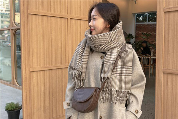 衣服顏色的搭配技巧 穿搭的基本配色原則 衣服顏色的搭配技巧 穿搭的基本配色原則