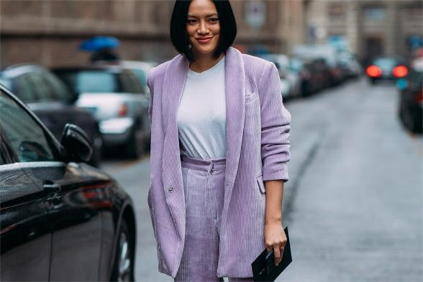 燈芯絨褲子顯瘦嗎 選對版型瘦十斤 燈芯絨褲子顯瘦嗎 選對版型瘦十斤