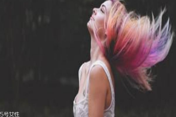 發(fā)膜抹到頭皮了怎么辦 可以用控油的洗發(fā)水清洗 發(fā)膜抹到頭皮了怎么辦 可以用控油的洗發(fā)水清洗