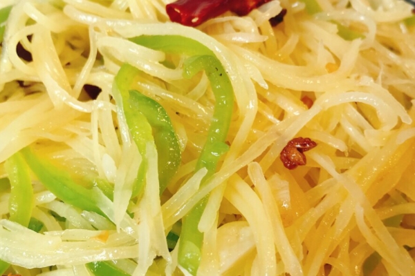 酸辣土豆絲是脆的嗎 越脆越好吃 酸辣土豆絲是脆的嗎 越脆越好吃