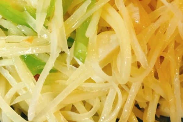 酸辣土豆絲是脆的嗎 越脆越好吃 酸辣土豆絲是脆的嗎 越脆越好吃