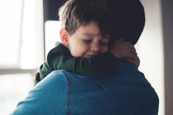 孩子缺安全感的表現(xiàn) 會常說這3句話 孩子缺安全感的表現(xiàn) 會常說這3句話