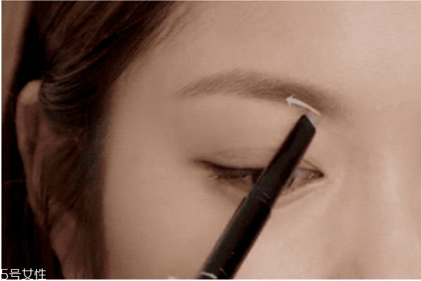 高級(jí)臉的眉毛怎么畫(huà) 高級(jí)臉適合什么眉毛