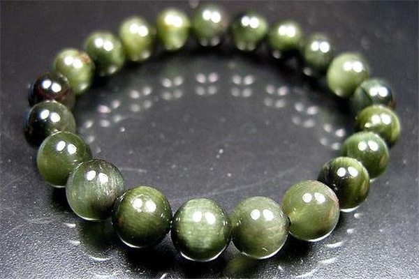 綠發(fā)晶的功效與作用 有助于招財 綠發(fā)晶的功效與作用 有助于招財