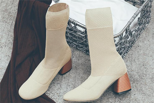 靴子可以水洗嗎 不要直接用水沖 靴子可以水洗嗎 不要直接用水沖