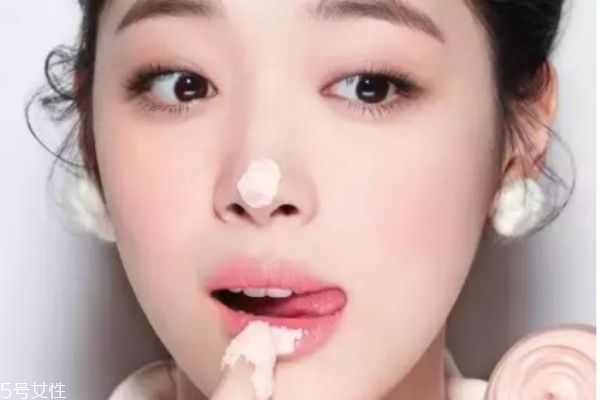 怎樣畫(huà)約會(huì)妝容 超甜美粉色妝容化妝步驟 怎樣畫(huà)約會(huì)妝容 超甜美粉色妝容化妝步驟