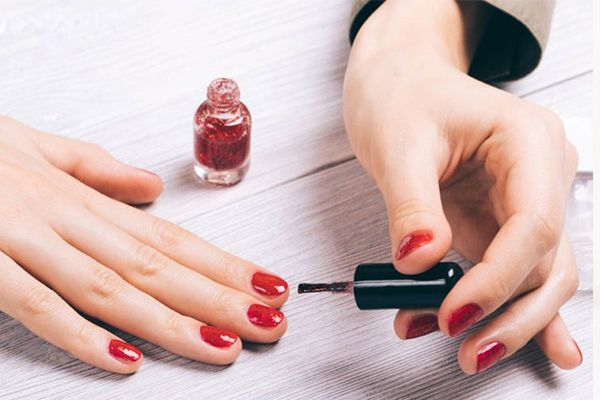 怎么讓指甲油持久 3招避免指甲油掉漆 怎么讓指甲油持久 3招避免指甲油掉漆