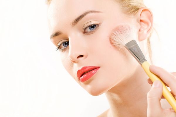 韓式單眼皮妝怎么畫 單眼皮大地色眼影畫法 韓式單眼皮妝怎么畫 單眼皮大地色眼影畫法