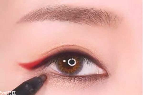 2018最流行的妝容 2018秋冬流行妝容 2018最流行的妝容 2018秋冬流行妝容