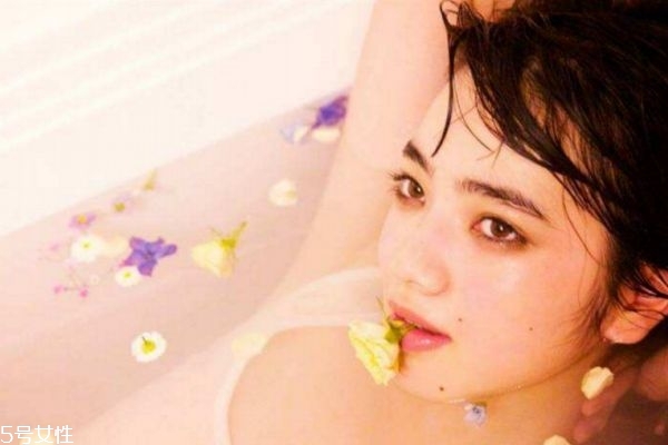 日系妝容需要什么 秋冬高級(jí)感十足的日系妝容 日系妝容需要什么 秋冬高級(jí)感十足的日系妝容