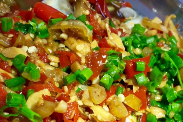 剁椒魚頭可以用草魚嗎 這個是可以的 剁椒魚頭可以用草魚嗎 這個是可以的