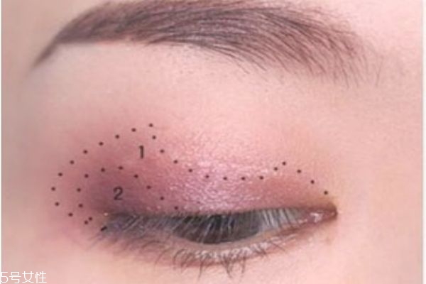 高俊熙妝容教程 韓式眼妝的畫(huà)法步驟 高俊熙妝容教程 韓式眼妝的畫(huà)法步驟