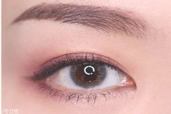 高俊熙妝容教程 韓式眼妝的畫(huà)法步驟 高俊熙妝容教程 韓式眼妝的畫(huà)法步驟