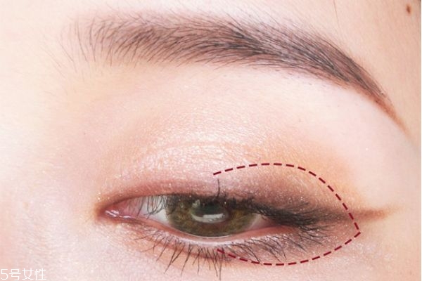 高俊熙妝容教程 韓式眼妝的畫(huà)法步驟 高俊熙妝容教程 韓式眼妝的畫(huà)法步驟