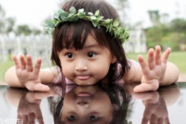 兒童能用護(hù)發(fā)素嗎 兒童為什么不能用護(hù)發(fā)素 兒童能用護(hù)發(fā)素嗎 兒童為什么不能用護(hù)發(fā)素