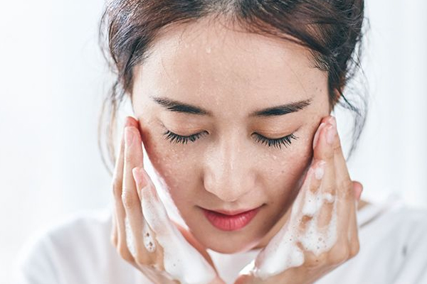 冬天要去角質(zhì)嗎 冬天怎么去角質(zhì) 冬天要去角質(zhì)嗎 冬天怎么去角質(zhì)