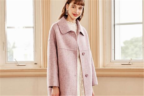 矮個子適合穿什么大衣 這三件都不錯 矮個子適合穿什么大衣 這三件都不錯