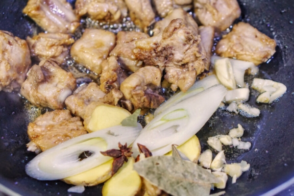 紅燒排骨有點(diǎn)腥怎么辦 這樣處理它 紅燒排骨有點(diǎn)腥怎么辦 這樣處理它