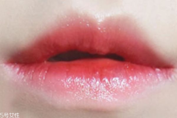 韓式咬唇妝的畫(huà)法 韓國(guó)少女妝容