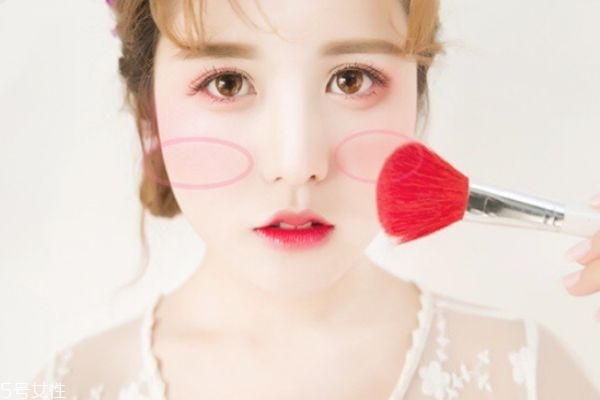 韓式咬唇妝的畫(huà)法 韓國(guó)少女妝容