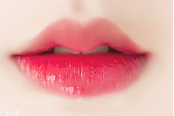 韓式咬唇妝的畫(huà)法 韓國(guó)少女妝容