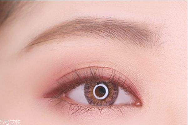 韓式咬唇妝的畫(huà)法 韓國(guó)少女妝容