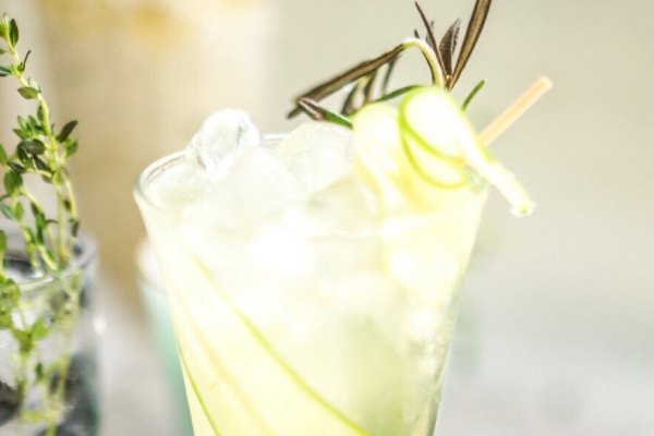 雞尾酒是什么酒 屬于飲料類 雞尾酒是什么酒 屬于飲料類