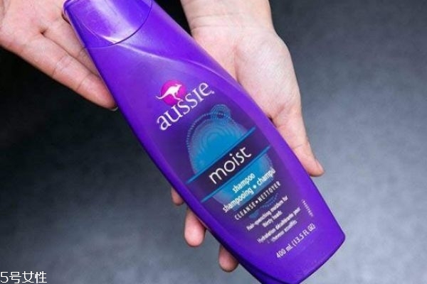 油性發(fā)質(zhì)是什么樣的 頭發(fā)油膩且有油垢 油性發(fā)質(zhì)是什么樣的 頭發(fā)油膩且有油垢