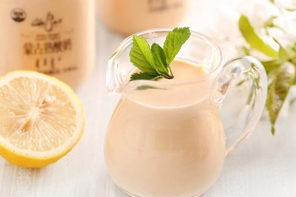 熟酸奶和普通酸奶區(qū)別 維生素沒有后者多 熟酸奶和普通酸奶區(qū)別 維生素沒有后者多