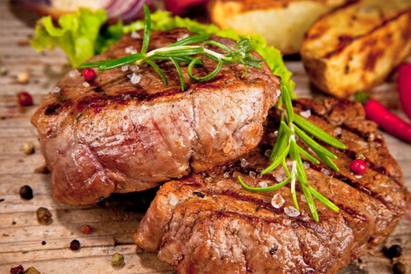 寶寶多大可以吃牛排 兩歲以上 寶寶多大可以吃牛排 兩歲以上