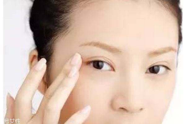 什么眼霜去眼袋的效果好 如何改善黑眼圈及眼袋 什么眼霜去眼袋的效果好 如何改善黑眼圈及眼袋