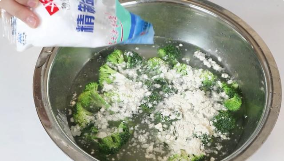 西蘭花里的蟲(chóng)子怎么辦 一招清洗蟲(chóng)卵全出來(lái) 西蘭花里的蟲(chóng)子怎么辦 一招清洗蟲(chóng)卵全出來(lái)