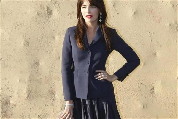 女生怎么穿西裝好看 穿出帥氣時髦感 女生怎么穿西裝好看 穿出帥氣時髦感