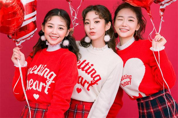 圣誕節(jié)穿什么衣服好看 讓你回頭率爆表 圣誕節(jié)穿什么衣服好看 讓你回頭率爆表