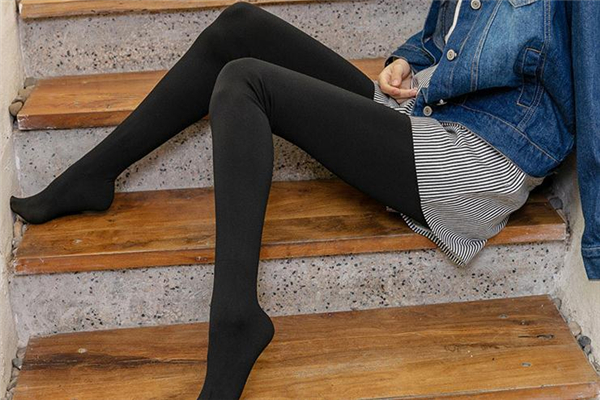 連褲襪什么顏色好看 要根據服裝來搭配 連褲襪什么顏色好看 要根據服裝來搭配