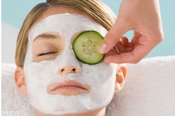 一到春天臉上就過敏 換季春天面部皮膚過敏怎么辦 一到春天臉上就過敏 換季春天面部皮膚過敏怎么辦