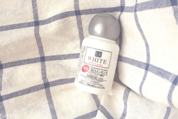 大創(chuàng)美白精華真的白嗎 大創(chuàng)美白精華美白效果怎么樣 大創(chuàng)美白精華真的白嗎 大創(chuàng)美白精華美白效果怎么樣