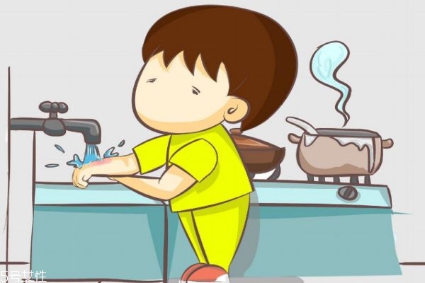 燙傷涂牙膏管用嗎 千萬不要涂牙膏啦 燙傷涂牙膏管用嗎 千萬不要涂牙膏啦