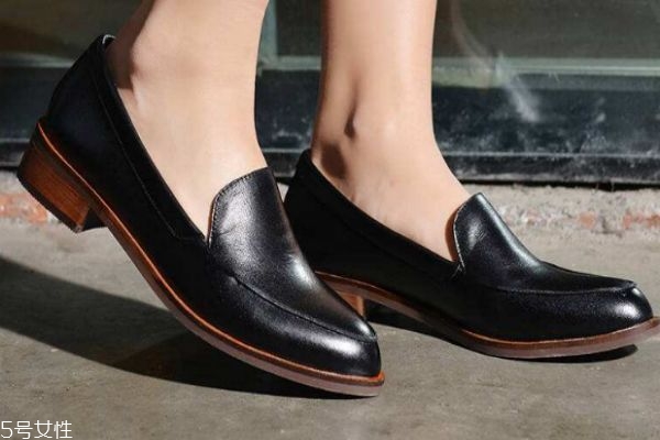 皮鞋變硬怎么辦 6招讓你的鞋子軟起來(lái) 皮鞋變硬怎么辦 6招讓你的鞋子軟起來(lái)