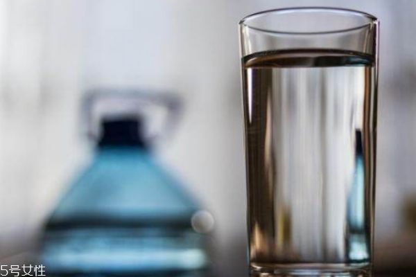 孕婦羊水多好不好 喝水多會(huì)導(dǎo)致羊水多嗎 孕婦羊水多好不好 喝水多會(huì)導(dǎo)致羊水多嗎
