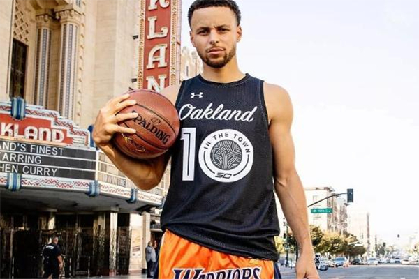 ua curry 6庫里6代實戰(zhàn)怎么樣 防滑性較差 ua curry 6庫里6代實戰(zhàn)怎么樣 防滑性較差