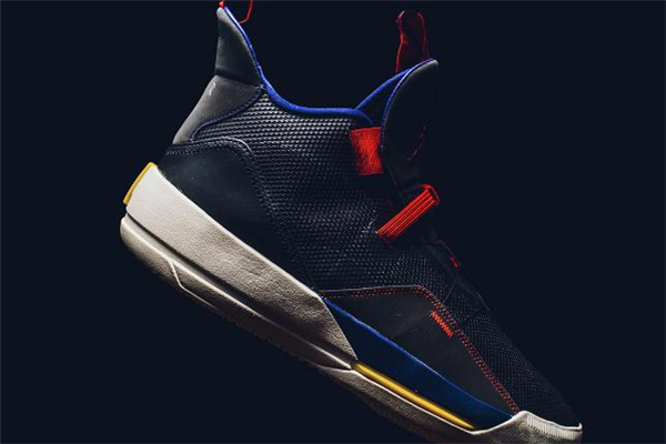 aj33和aj32哪個(gè)好 一起來(lái)看對(duì)比測(cè)評(píng)