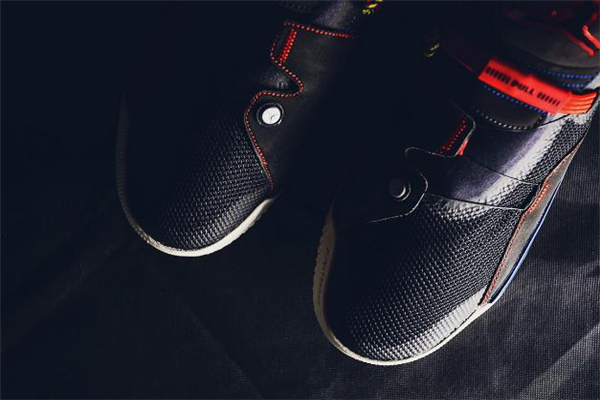 aj33和aj32哪個(gè)好 一起來(lái)看對(duì)比測(cè)評(píng)