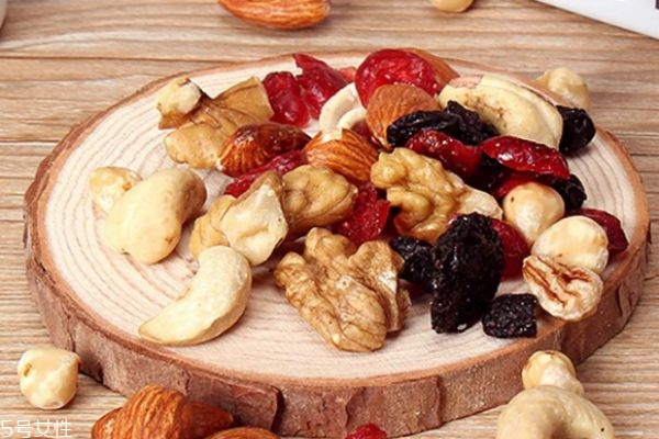 吃每日?qǐng)?jiān)果有什么好處 堅(jiān)果吃多少比較好