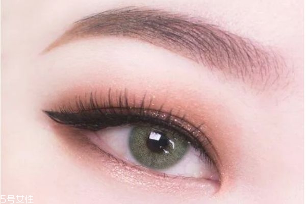 大地色眼妝的畫法 超美的眼妝教程 大地色眼妝的畫法 超美的眼妝教程