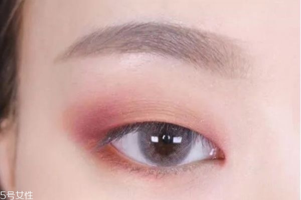 單眼皮紅色眼影怎么畫 拯救你的單眼皮 單眼皮紅色眼影怎么畫 拯救你的單眼皮