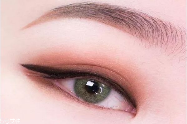 大地色眼妝的畫法 超美的眼妝教程 大地色眼妝的畫法 超美的眼妝教程