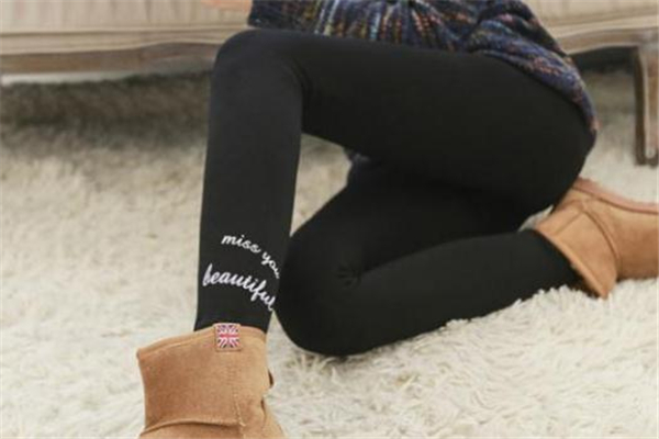 打底褲怎么分前后 兩條線是后面 打底褲怎么分前后 兩條線是后面