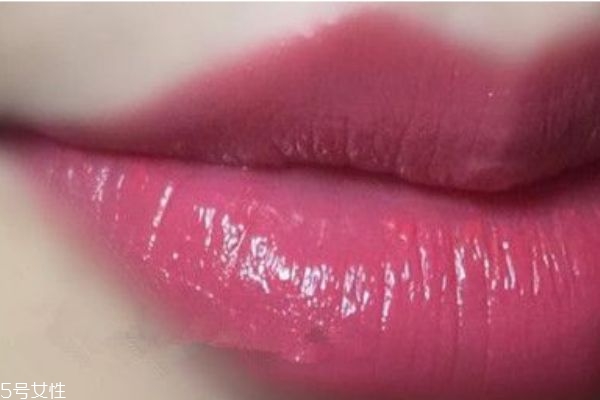 嬌蘭冰冰紅是哪個(gè)色號(hào) 嬌蘭冰冰紅試色 嬌蘭冰冰紅是哪個(gè)色號(hào) 嬌蘭冰冰紅試色