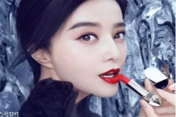 嬌蘭冰冰紅是哪個(gè)色號(hào) 嬌蘭冰冰紅試色 嬌蘭冰冰紅是哪個(gè)色號(hào) 嬌蘭冰冰紅試色